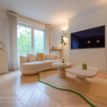 Luxury Flat Eiffel Tower View Apartment Paris